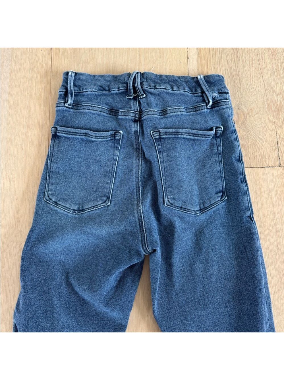 Good American Jeans Skinny Fit Distressed Medium Wash Size 4/27 - Picture 4 of 7